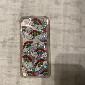 iPod 5th generation rainbow case, good condition, made out of plastic